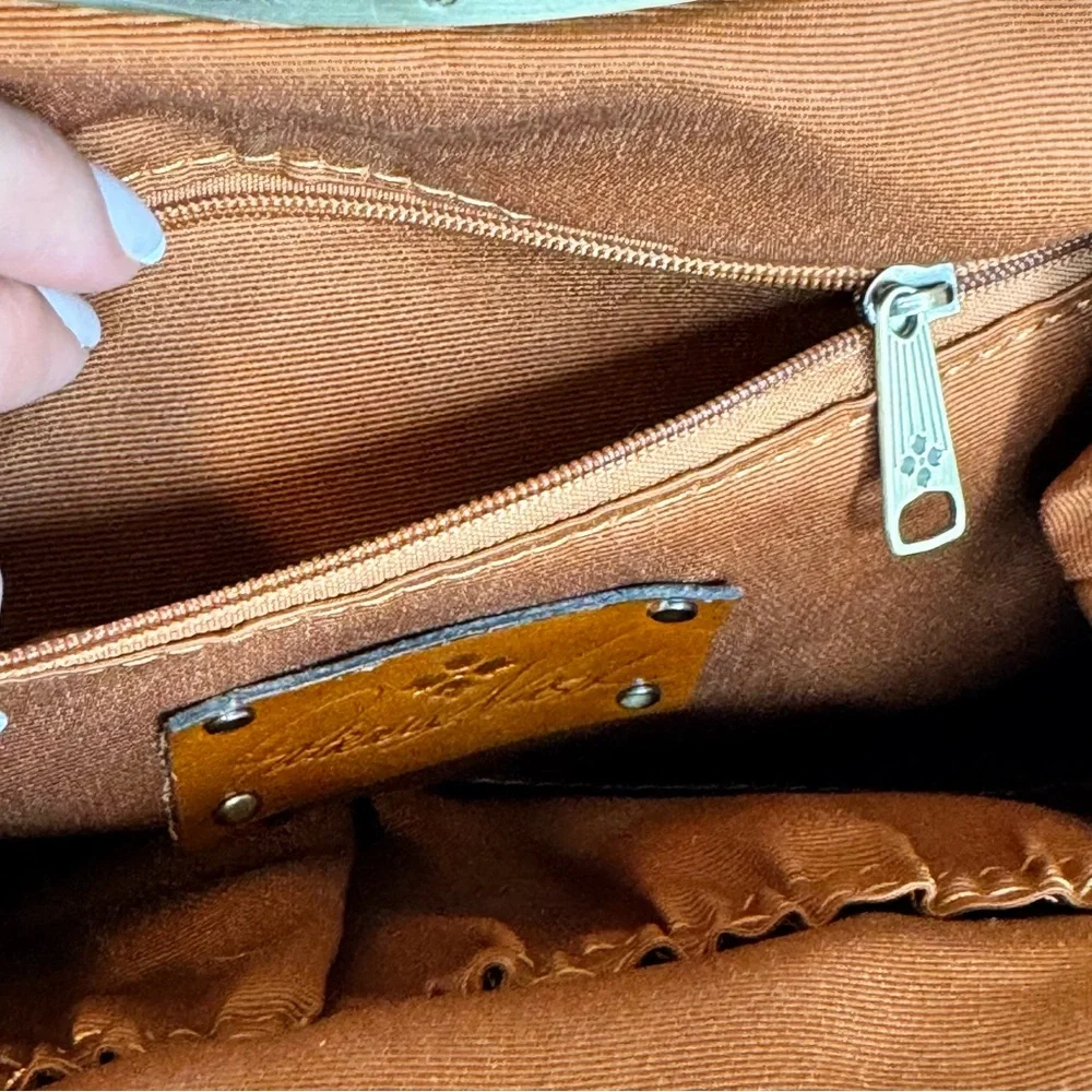 Patricia Nash Scalloped Raffia Collection Natural White Laureana Frame Satchel - Picture 11 of 16